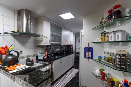 Apartamento à venda com 360m², 5 quartos e 3 vagas Apartamento à venda com 360m², 5 quartos e 3 vagasCozinha