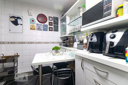 Apartamento à venda com 360m², 5 quartos e 3 vagas Apartamento à venda com 360m², 5 quartos e 3 vagasCozinha