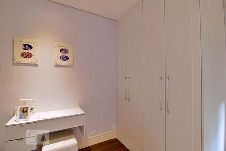 Apartamento à venda com 280m², 3 quartos e 4 vagas Apartamento à venda com 280m², 3 quartos e 4 vagasSuíte 2
