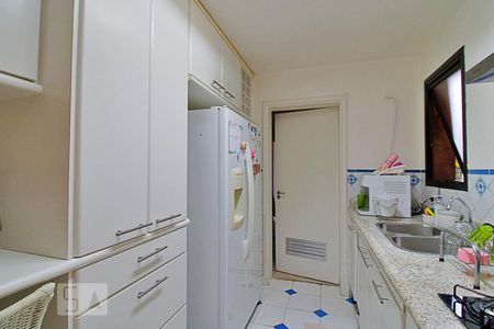 Apartamento à venda com 280m², 3 quartos e 4 vagas Apartamento à venda com 280m², 3 quartos e 4 vagasCozinha
