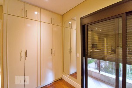 Apartamento à venda com 280m², 3 quartos e 4 vagas Apartamento à venda com 280m², 3 quartos e 4 vagasSuíte Master