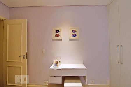 Apartamento à venda com 280m², 3 quartos e 4 vagas Apartamento à venda com 280m², 3 quartos e 4 vagasSuíte 2