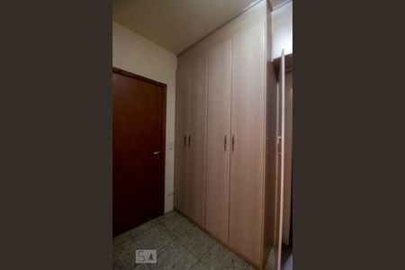 Apartamento à venda com 193m², 4 quartos e 2 vagasQuarto 4 - Armários