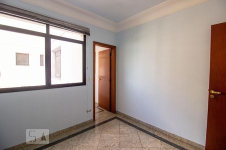 Apartamento à venda com 193m², 4 quartos e 2 vagasEscritório