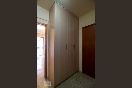 Apartamento à venda com 193m², 4 quartos e 2 vagasQuarto 4 - Armários