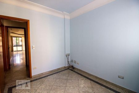 Apartamento à venda com 193m², 4 quartos e 2 vagasEscritório