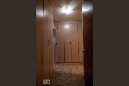 Apartamento à venda com 193m², 4 quartos e 2 vagasQuarto 4 - Armários