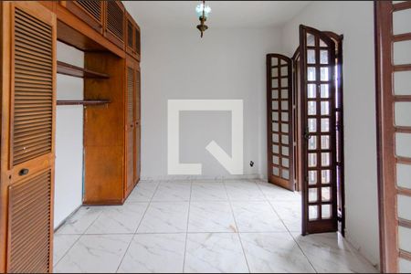 Casa à venda com 280m², 5 quartos e 7 vagas Casa à venda com 280m², 5 quartos e 7 vagasQuarto 2