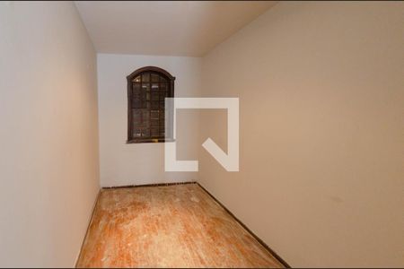 Casa à venda com 280m², 5 quartos e 7 vagas Casa à venda com 280m², 5 quartos e 7 vagasQuarto de serviço