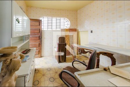 Casa à venda com 280m², 5 quartos e 7 vagas Casa à venda com 280m², 5 quartos e 7 vagasCozinha