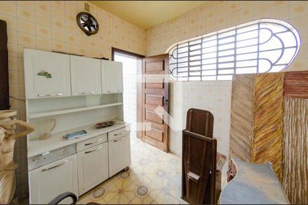 Casa à venda com 280m², 5 quartos e 7 vagas Casa à venda com 280m², 5 quartos e 7 vagasCozinha