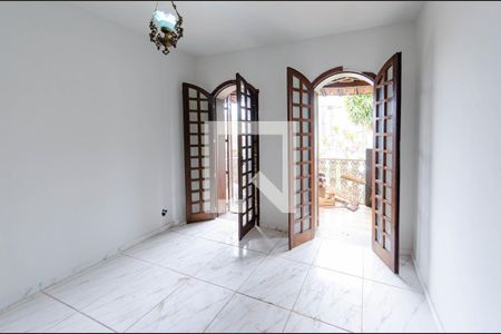 Casa à venda com 280m², 5 quartos e 7 vagas Casa à venda com 280m², 5 quartos e 7 vagasQuarto 2