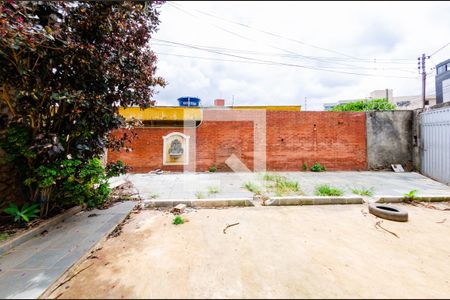 Casa à venda com 280m², 5 quartos e 7 vagas Casa à venda com 280m², 5 quartos e 7 vagasÁrea externa