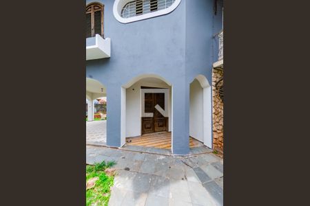 Casa à venda com 280m², 5 quartos e 7 vagas Casa à venda com 280m², 5 quartos e 7 vagasÁrea externa