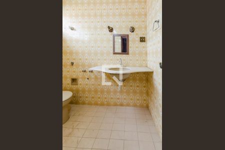 Casa à venda com 280m², 5 quartos e 7 vagas Casa à venda com 280m², 5 quartos e 7 vagasBanheiro suíte