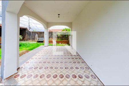 Casa à venda com 280m², 5 quartos e 7 vagas Casa à venda com 280m², 5 quartos e 7 vagasÁrea