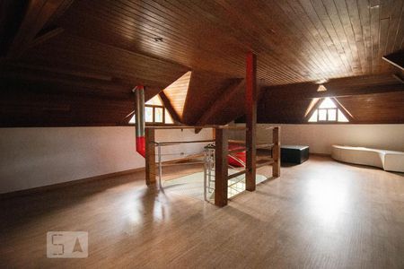 Casa para alugar com 800m², 4 quartos e 6 vagas Casa para alugar com 800m², 4 quartos e 6 vagasEstúdio