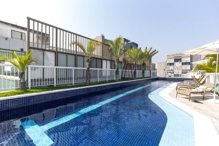 Studio à venda com 40m², 1 quarto e sem vaga Studio à venda com 40m², 1 quarto e sem vagaPiscina