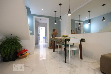 Sala de casa para alugar com 4 quartos, 115m² em Vila Caraguatá, São Paulo