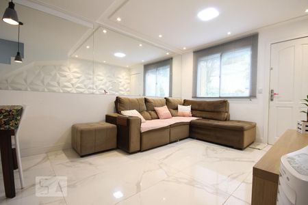 Sala de casa para alugar com 4 quartos, 115m² em Vila Caraguatá, São Paulo