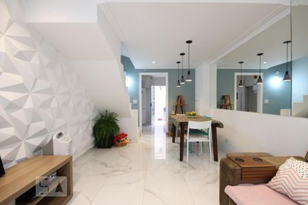 Sala de casa para alugar com 4 quartos, 115m² em Vila Caraguatá, São Paulo