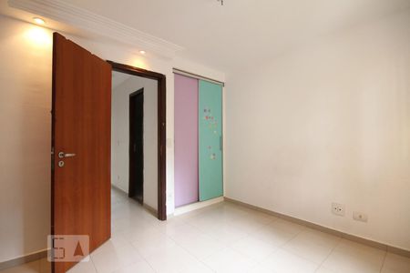 Quarto 1 de casa para alugar com 4 quartos, 115m² em Vila Caraguatá, São Paulo