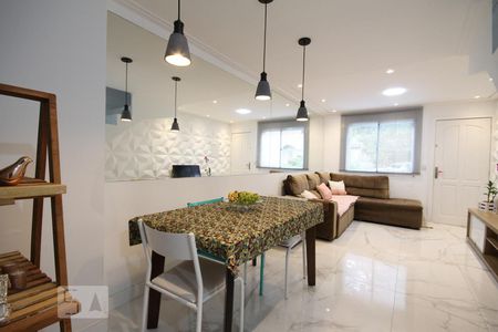 Sala de casa para alugar com 4 quartos, 115m² em Vila Caraguatá, São Paulo
