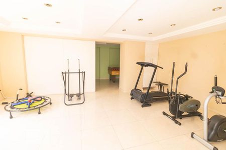 Apartamento à venda com 133m², 3 quartos e 3 vagas Apartamento à venda com 133m², 3 quartos e 3 vagasAcademia