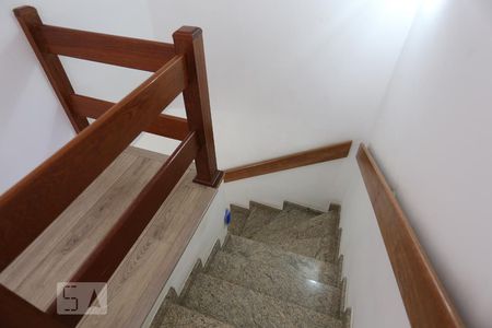 Casa de condomínio à venda com 90m², 3 quartos e 2 vagasEscadas