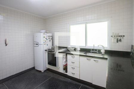 Casa à venda com 145m², 2 quartos e 2 vagas Casa à venda com 145m², 2 quartos e 2 vagasCozinha