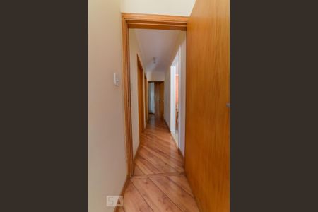 Apartamento à venda com 85m², 3 quartos e 2 vagas Apartamento à venda com 85m², 3 quartos e 2 vagasCorredor