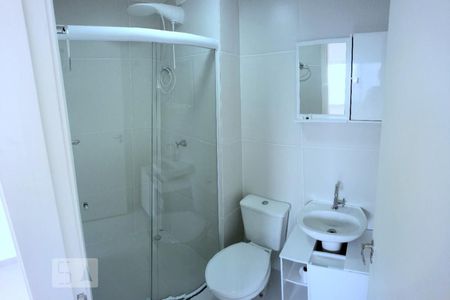 Banheiro de kitnet/studio para alugar com 0 quarto, 28m² em Sé, São Paulo