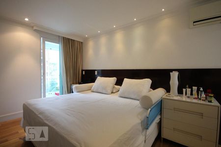 Apartamento à venda com 257m², 3 quartos e 4 vagasSuíte  3   