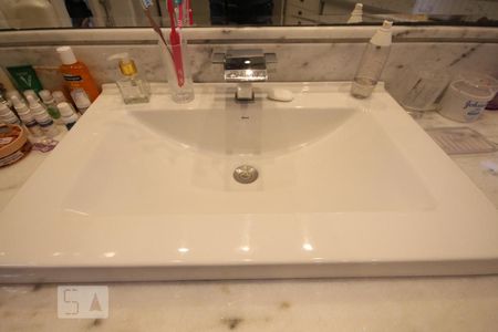 Apartamento à venda com 257m², 3 quartos e 4 vagasBanheiro da Suíte 3