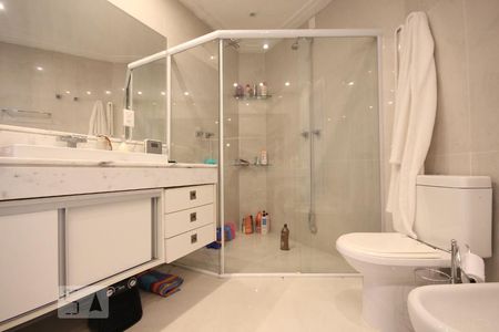 Apartamento à venda com 257m², 3 quartos e 4 vagasBanheiro da Suíte 3