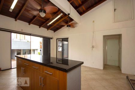 Casa à venda com 200m², 3 quartos e 4 vagas Casa à venda com 200m², 3 quartos e 4 vagasSalão de festa com Churrasqueira