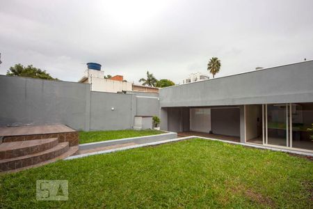 Casa à venda com 200m², 3 quartos e 4 vagas Casa à venda com 200m², 3 quartos e 4 vagasPátio