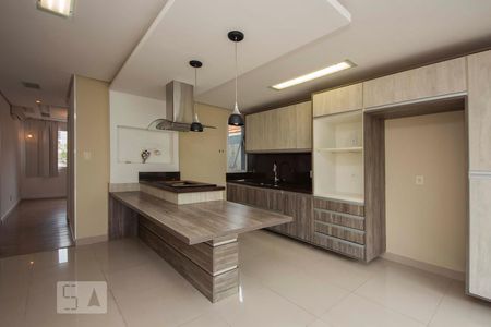 Casa à venda com 200m², 3 quartos e 4 vagas Casa à venda com 200m², 3 quartos e 4 vagasCozinha