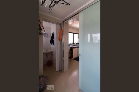 Apartamento à venda com 110m², 3 quartos e 2 vagas Apartamento à venda com 110m², 3 quartos e 2 vagasÁrea de Serviço