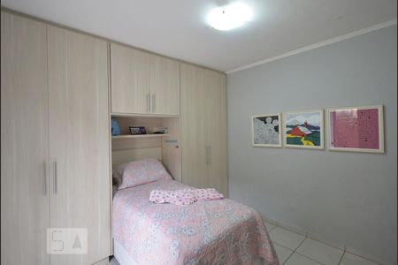 Casa à venda com 200m², 3 quartos e 2 vagas Casa à venda com 200m², 3 quartos e 2 vagasQuarto 3