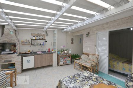 Casa à venda com 200m², 3 quartos e 2 vagas Casa à venda com 200m², 3 quartos e 2 vagasVaranda Quarto 1
