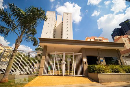 Apartamento para alugar com 70m², 2 quartos e 2 vagasFachada