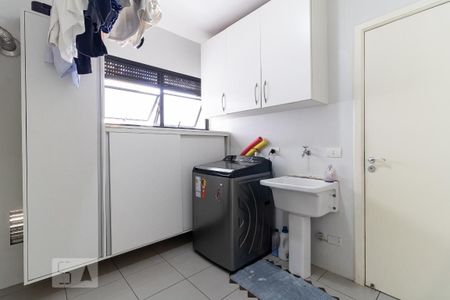 Apartamento à venda com 167m², 3 quartos e 3 vagas Apartamento à venda com 167m², 3 quartos e 3 vagasLavanderia