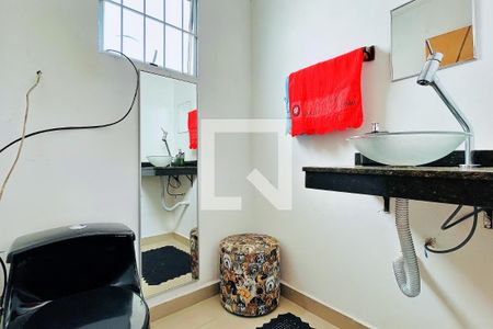 Casa à venda com 230m², 2 quartos e 5 vagas Casa à venda com 230m², 2 quartos e 5 vagasLavabo 1