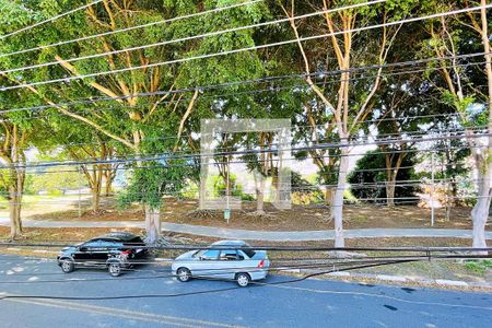 Casa à venda com 230m², 2 quartos e 5 vagas Casa à venda com 230m², 2 quartos e 5 vagasVista da Varanda