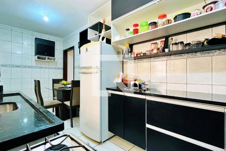 Casa à venda com 230m², 2 quartos e 5 vagas Casa à venda com 230m², 2 quartos e 5 vagasCozinha