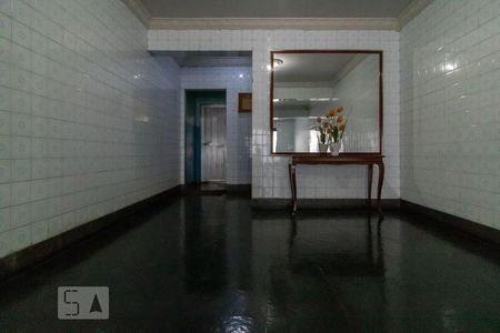 Apartamento à venda com 66m², 2 quartos e 1 vaga Apartamento à venda com 66m², 2 quartos e 1 vagaDetalhe do Hall de Entrada