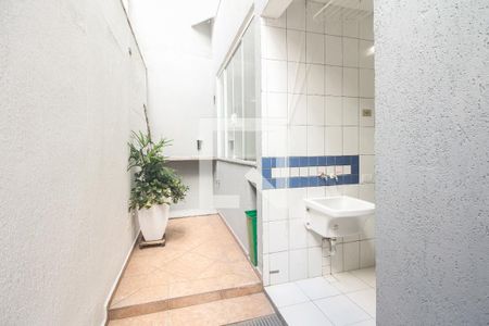 Casa à venda com 140m², 3 quartos e 2 vagasQuintal Lateral