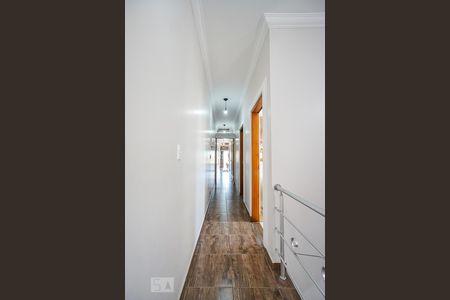 Casa à venda com 238m², 4 quartos e 2 vagas Casa à venda com 238m², 4 quartos e 2 vagasCorredor quartos