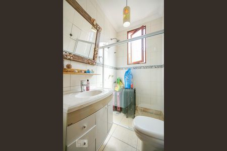 Casa à venda com 238m², 4 quartos e 2 vagas Casa à venda com 238m², 4 quartos e 2 vagasBanheiro social